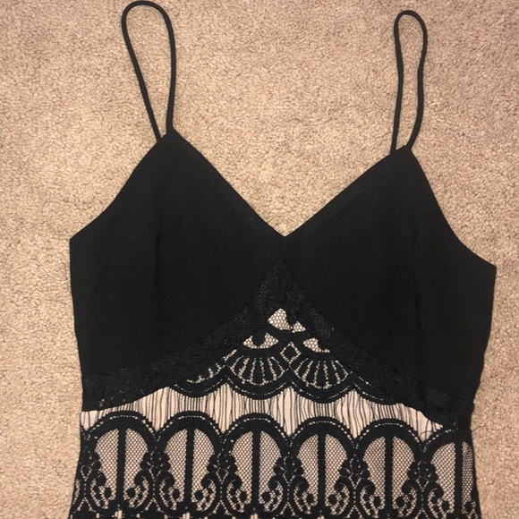 Endless rose lace dress - Picture 3 of 5